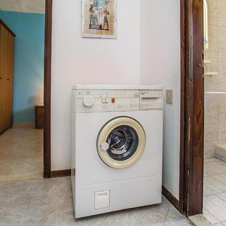 2 Bedroom Beautiful Apartment In Savudrija Esterno foto